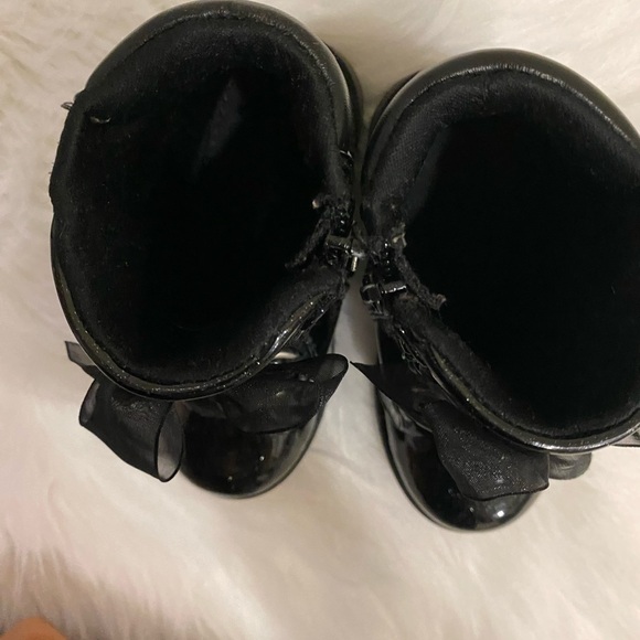 Beautiful boots - Picture 4 of 6